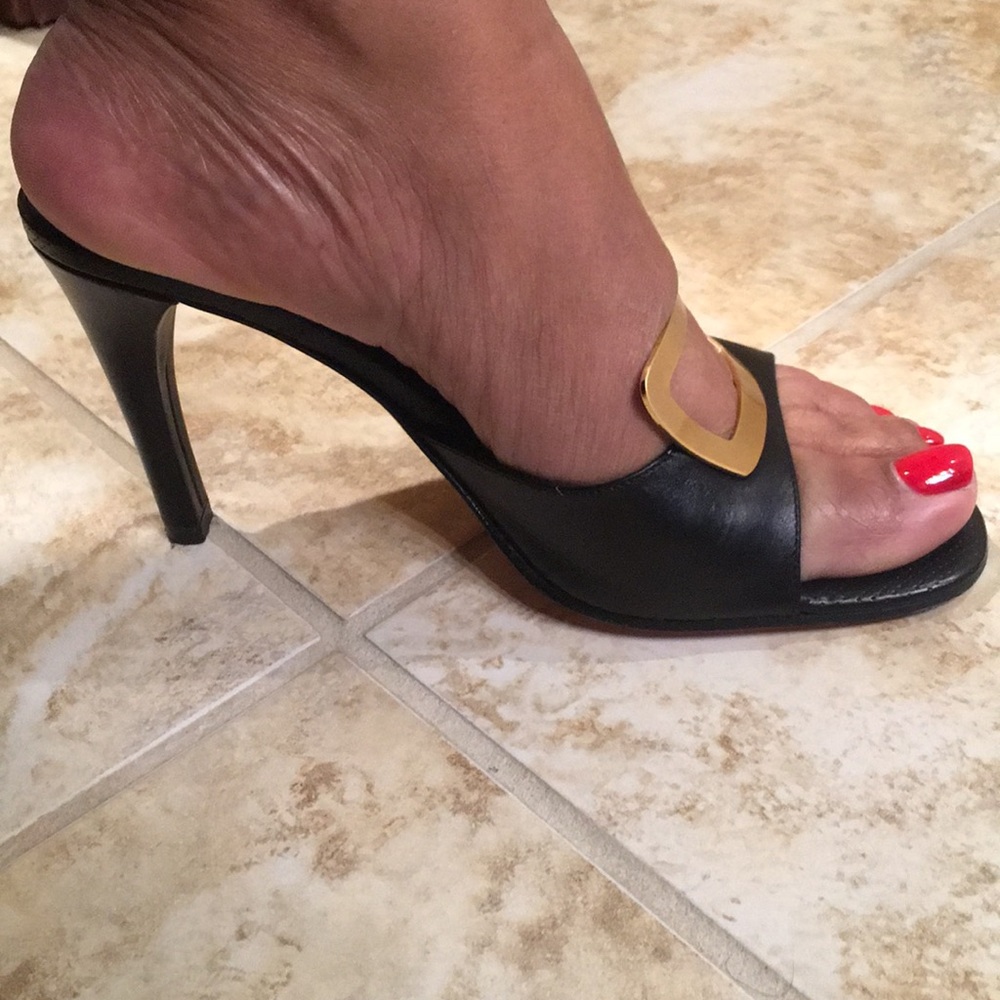 Bally Leather slide beautiful, with gold accent worn once